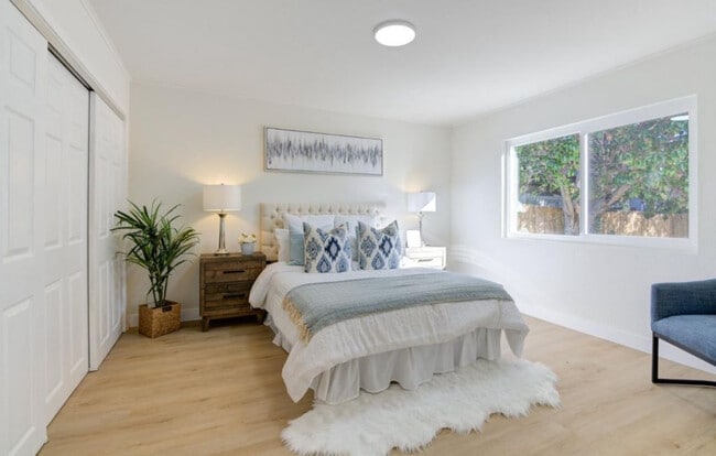 Building Photo - 1148 Camellia Dr
