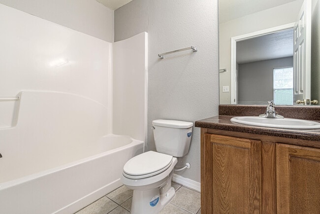 Building Photo - 100 Corwin Dr