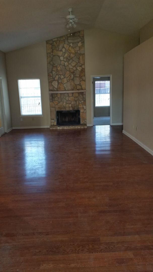 Building Photo - GA Town Home