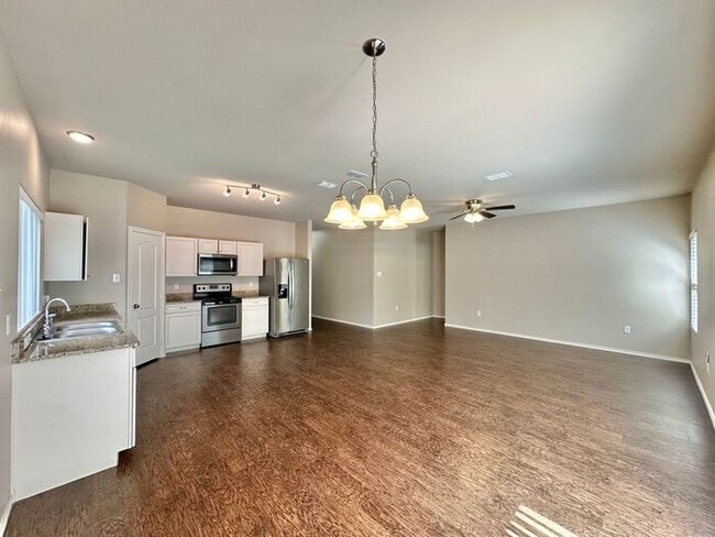 Building Photo - AVAILABLE NOW! Cozy 4 Bedroom2 Bath Home in West Tyler!