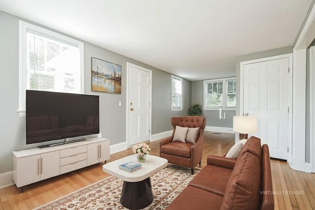 Building Photo - 4 bedroom / 1.5 bath in West Ashley ~ Move...