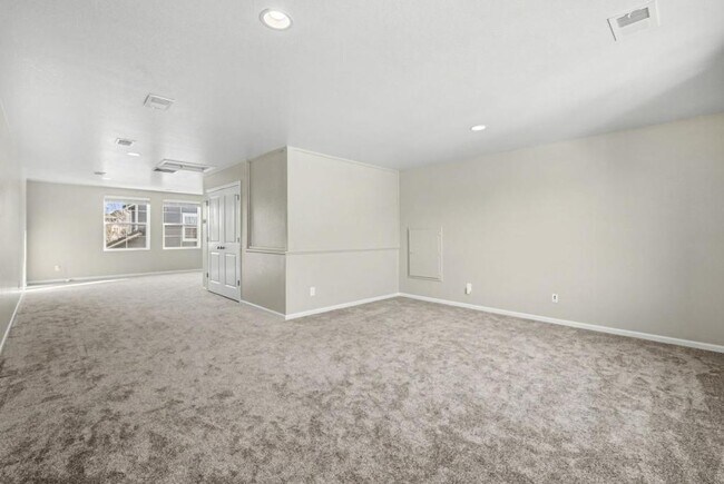 Building Photo - 4854 Saddlewood Circle