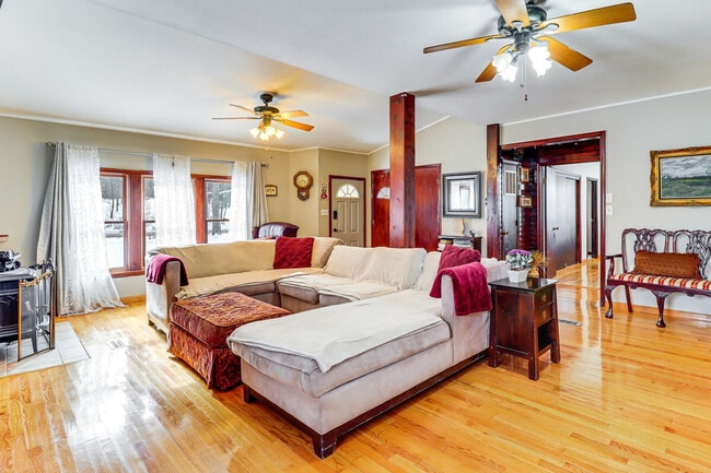 Building Photo - 353 Cherry Lane Rd