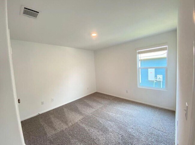 Building Photo - 480 Jack Ryan