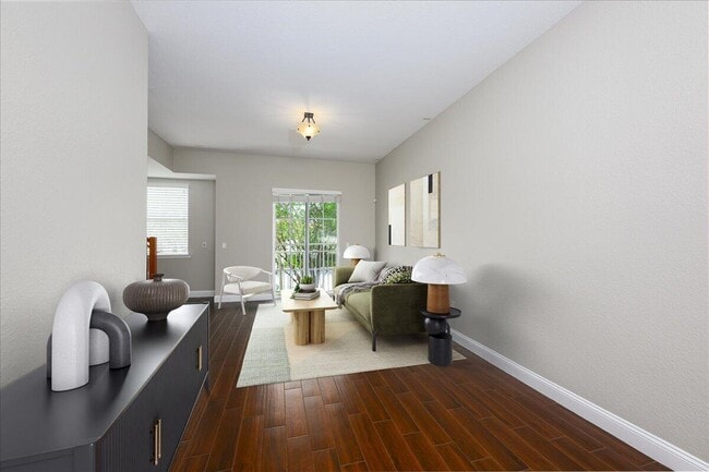 Building Photo - 538 NE 7th Ave