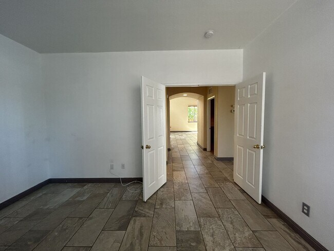 Building Photo - 37978 Spur Dr