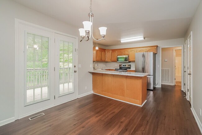 Building Photo - 151 Braxton Ln E
