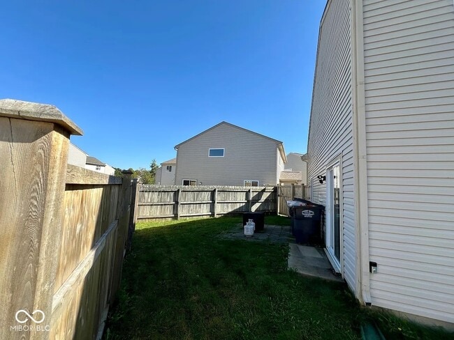 Building Photo - 620 Cembra Dr
