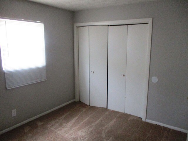 Building Photo - 1008 Charlotte Dr