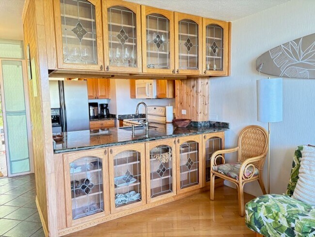 Building Photo - Makaha Valley Towers - One Bedroom