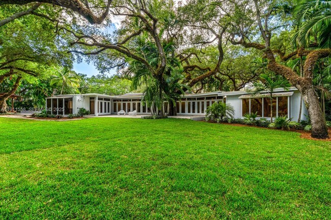 Building Photo - 11015 Lakeside Dr