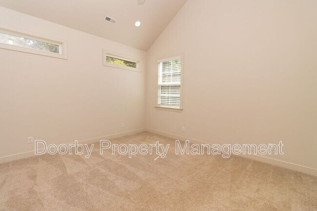 Building Photo - 6908 Roberta Ln