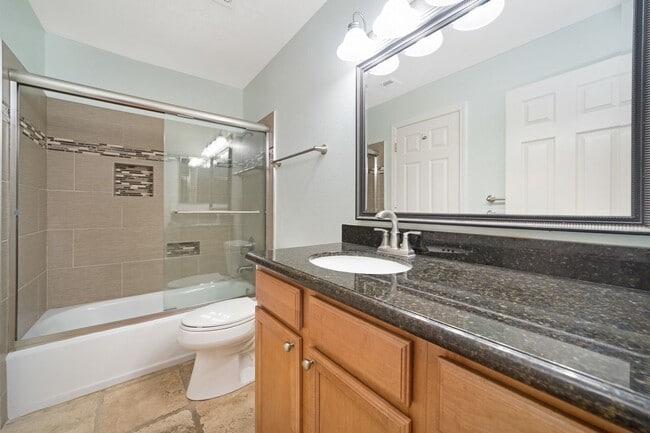 Building Photo - Updated 2 bed/2 bath Condo in Crestview Avaliable NOW!!! - $2,800/mo