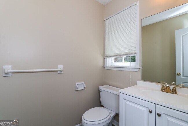 Building Photo - 2885 Summit View Ct