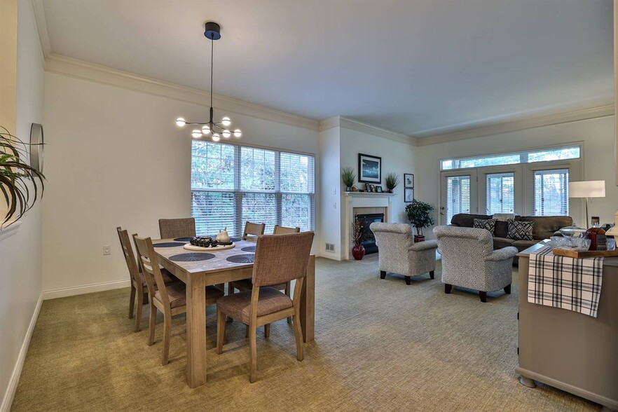 Living/Family Room - 11633 Chancery Ln