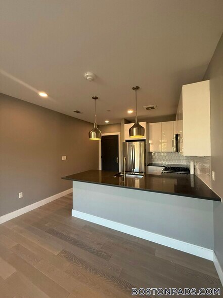 Building Photo - 152 Liverpool St