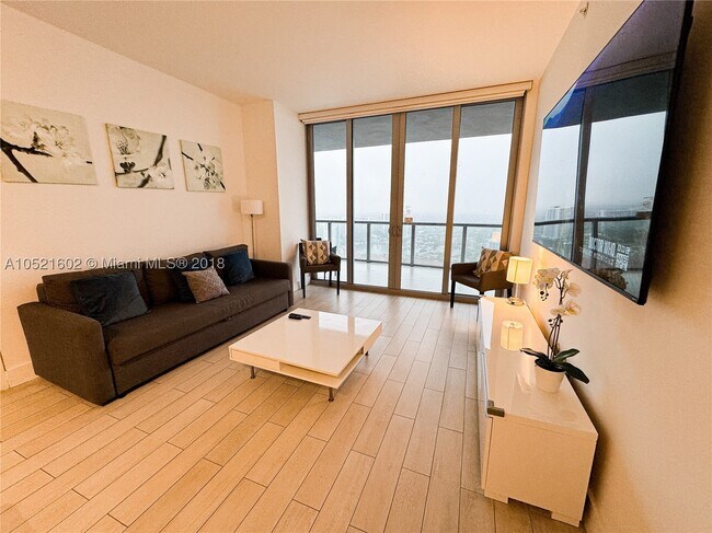 Building Photo - 2600 Hallandale Ave