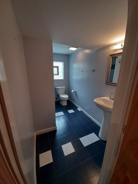 Bathroom 2 - 240 Glenview Rd