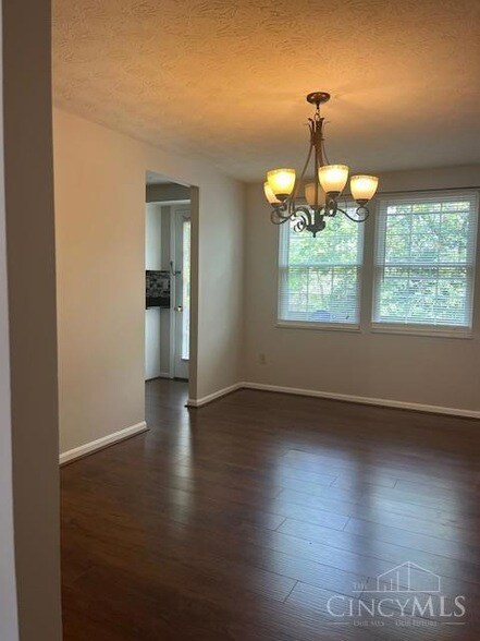 Building Photo - 8059 Hetz Dr