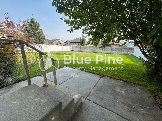 Building Photo - 2729 Mary Dr