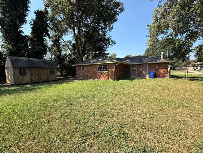 Building Photo - 113 Lori St