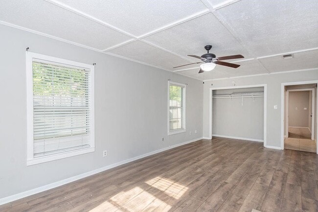 Building Photo - 2523 S Broadway St