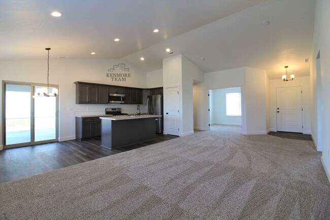 Building Photo - 3 Bedroom, 2 Bath Home in Pasco