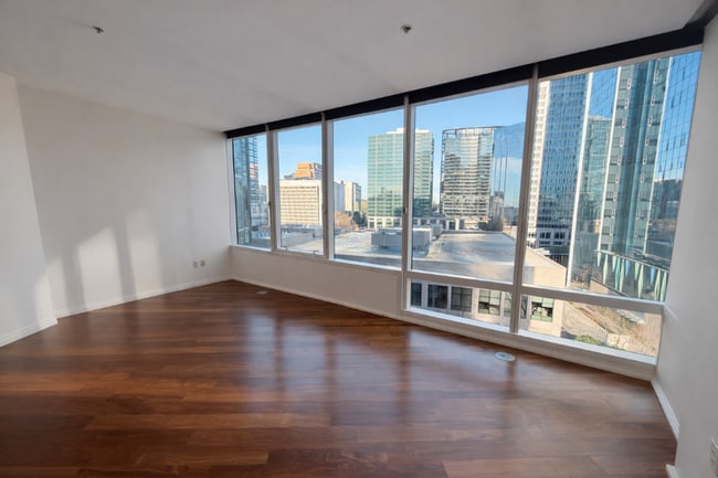 Building Photo - 1Bd/1.5Ba Bellevue Condo