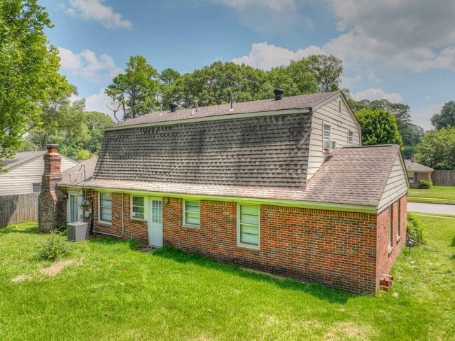 Building Photo - 1261 W Perkins Rd