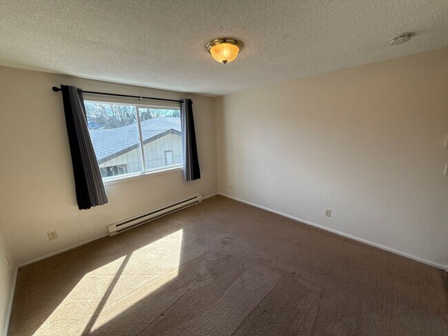 Building Photo - 2683 12th Pl SE