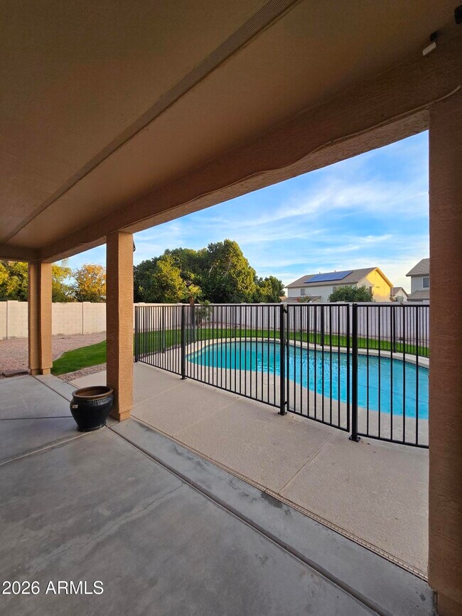 Building Photo - 14307 W Piccadilly Ave