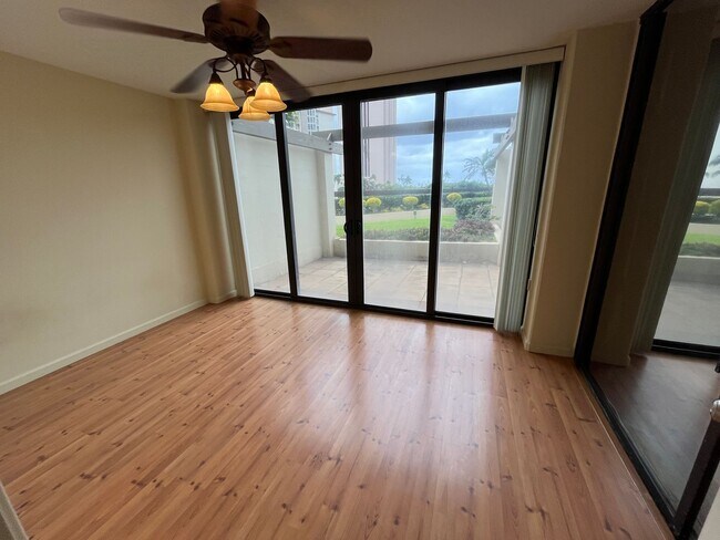 Building Photo - Yacht Harbor Towers (Ala Moana)-1282 sf, 2 bed+den, 2 bath, 2 prkg-INCLUDES UTILITIES