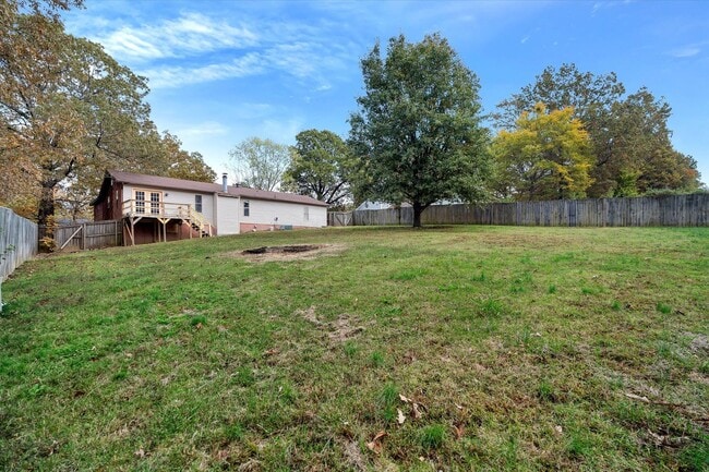 Building Photo - For Rent: Charming 3 Bed / 2 Bath Home with all the Cozy Vibes!