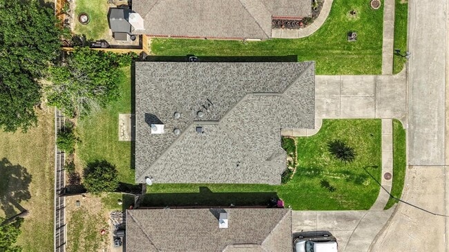 Building Photo - 3211 Falcon Trail Dr