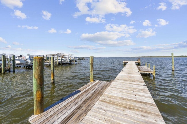 Building Photo - 25925 Canal Rd