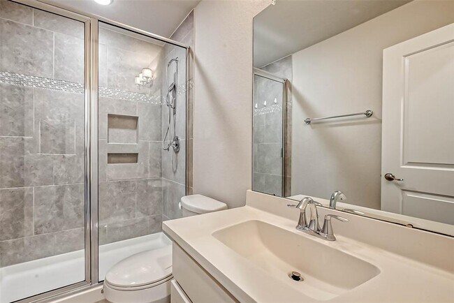 Building Photo - 13306 Stoneleigh Terrace Dr