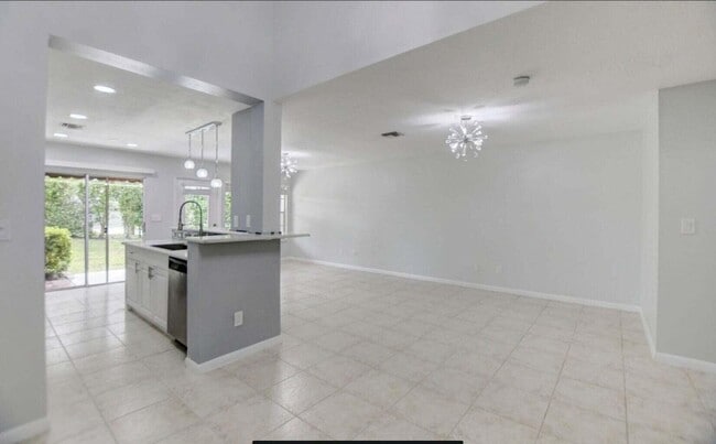 Building Photo - 5286 Sapphire Valley