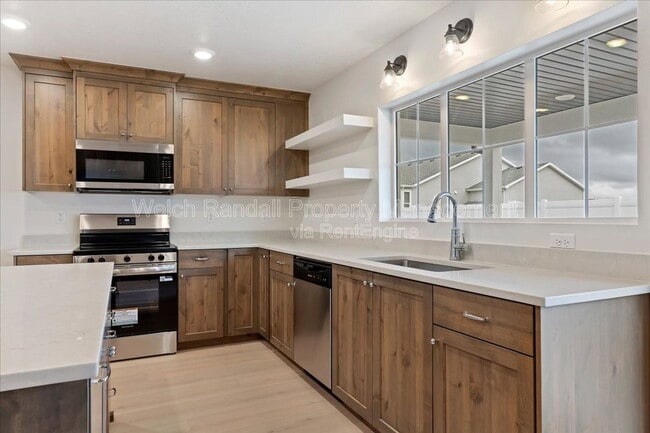 Building Photo - 834 E 300 N