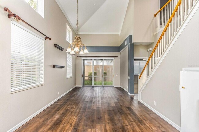 Building Photo - Gated Community Townhome 3br/2.5ba/2 Car G...