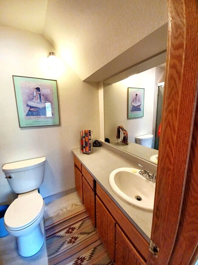 Building Photo - Light Bright 2 BDR plus Loft 3BATH SEASONAL WINTER RENTAL 2026