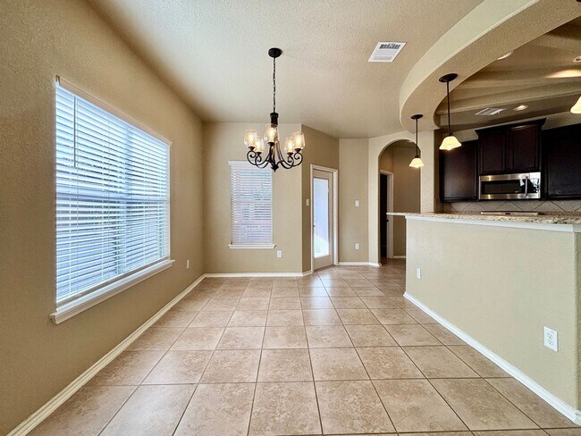 Building Photo - A beautifully maintained 3-bedroom, 2-bath oasis nestled right off 1604 and FM 1976 in Converse!