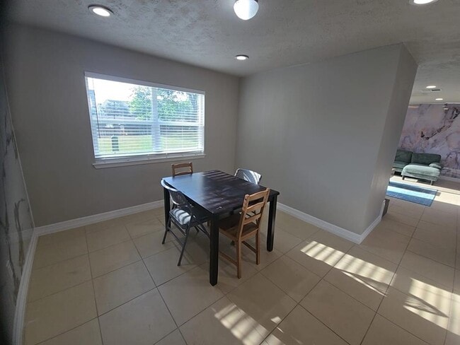 Building Photo - 14330 Templar Ln