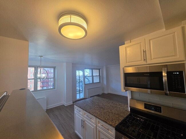 Building Photo - 7100 JFK Blvd E