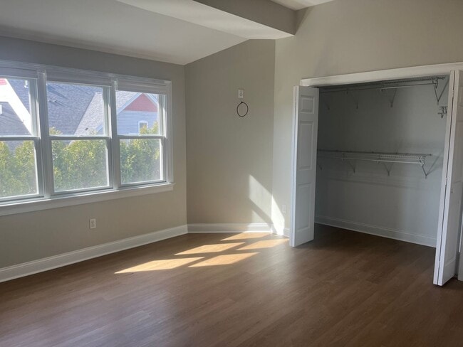 Building Photo - King Light, LLC