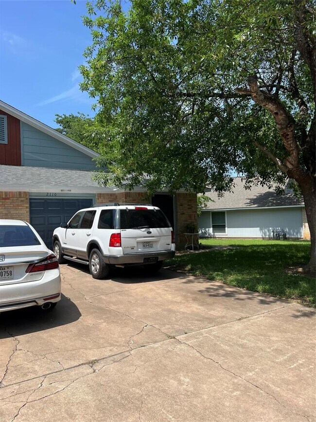 Building Photo - 2110 Redwing Way