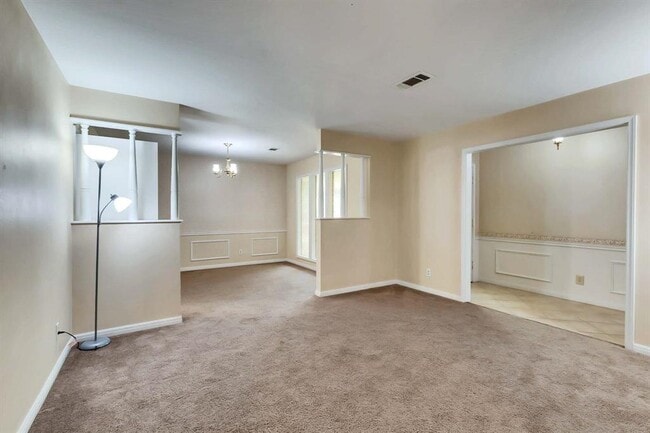 Building Photo - 2609 Richcreek Rd