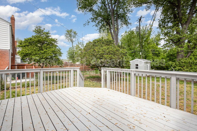 Building Photo - 2034 Arlington Terrace