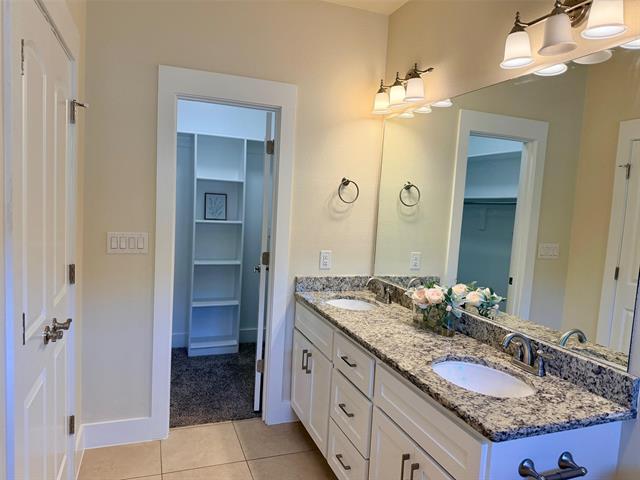 Building Photo - 210 Belleville Dr