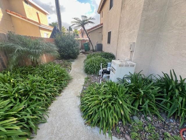 Building Photo - 5101 Vía Mindanao