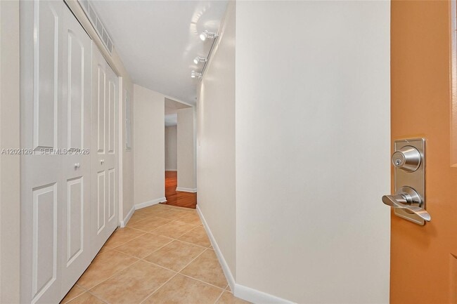 Building Photo - 7350 SW 89th St